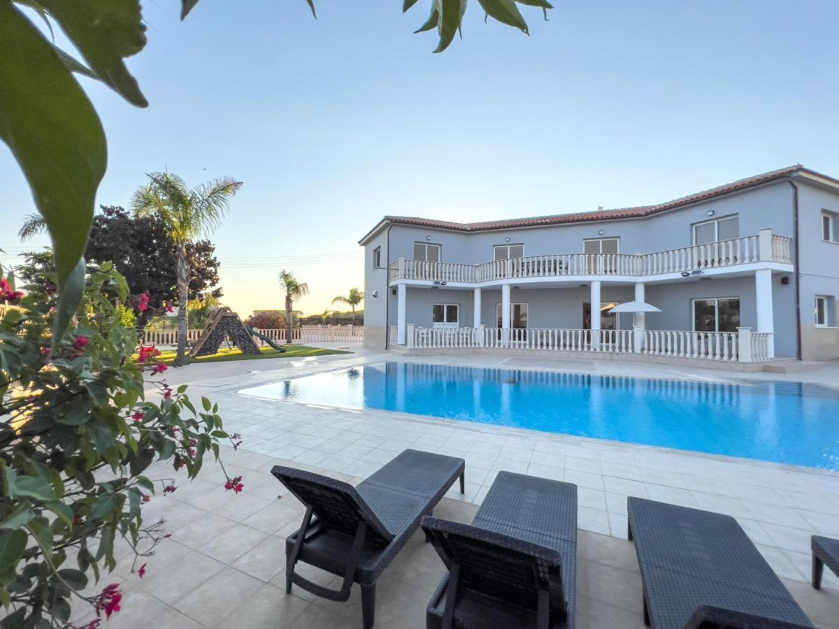 Grand Villa Lynn Seaview Айя-Напа Экстерьер фото