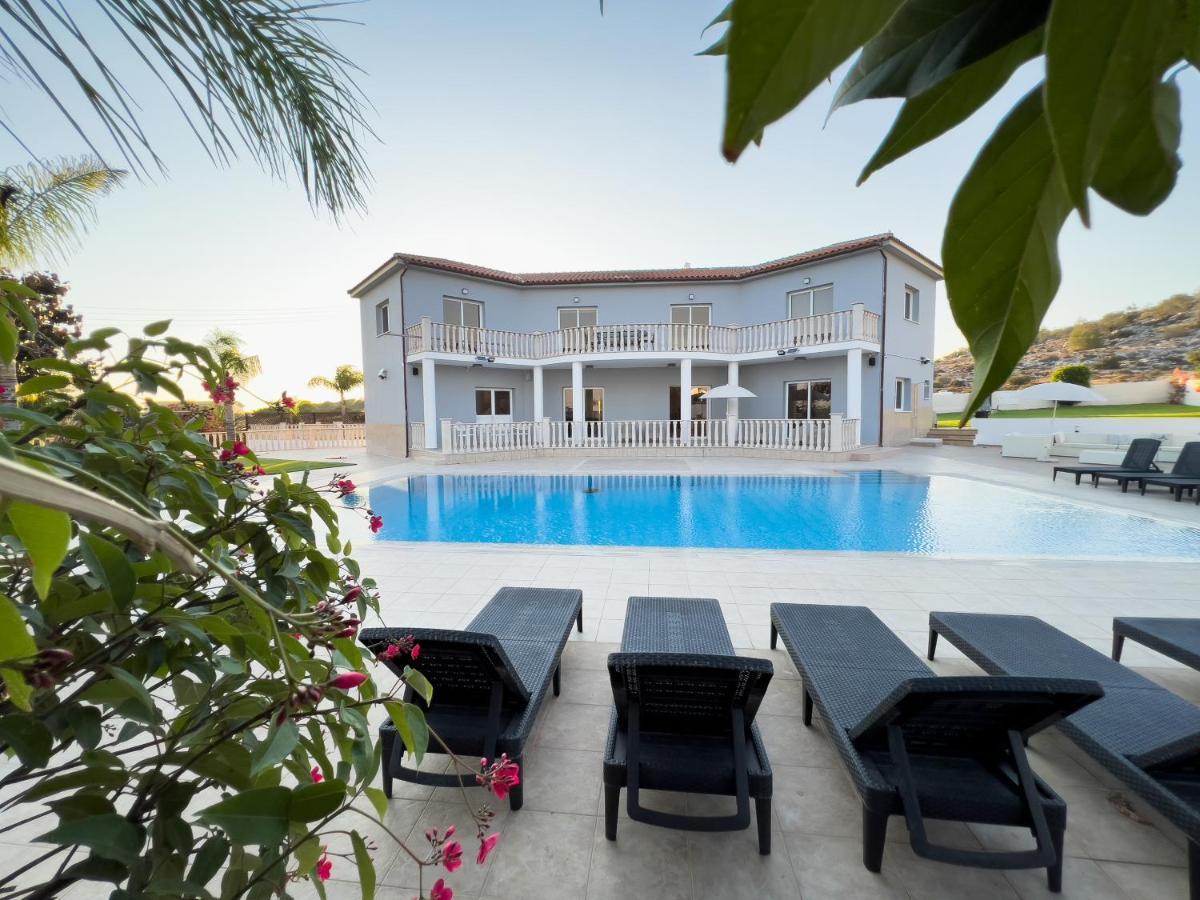 Grand Villa Lynn Seaview Айя-Напа Экстерьер фото