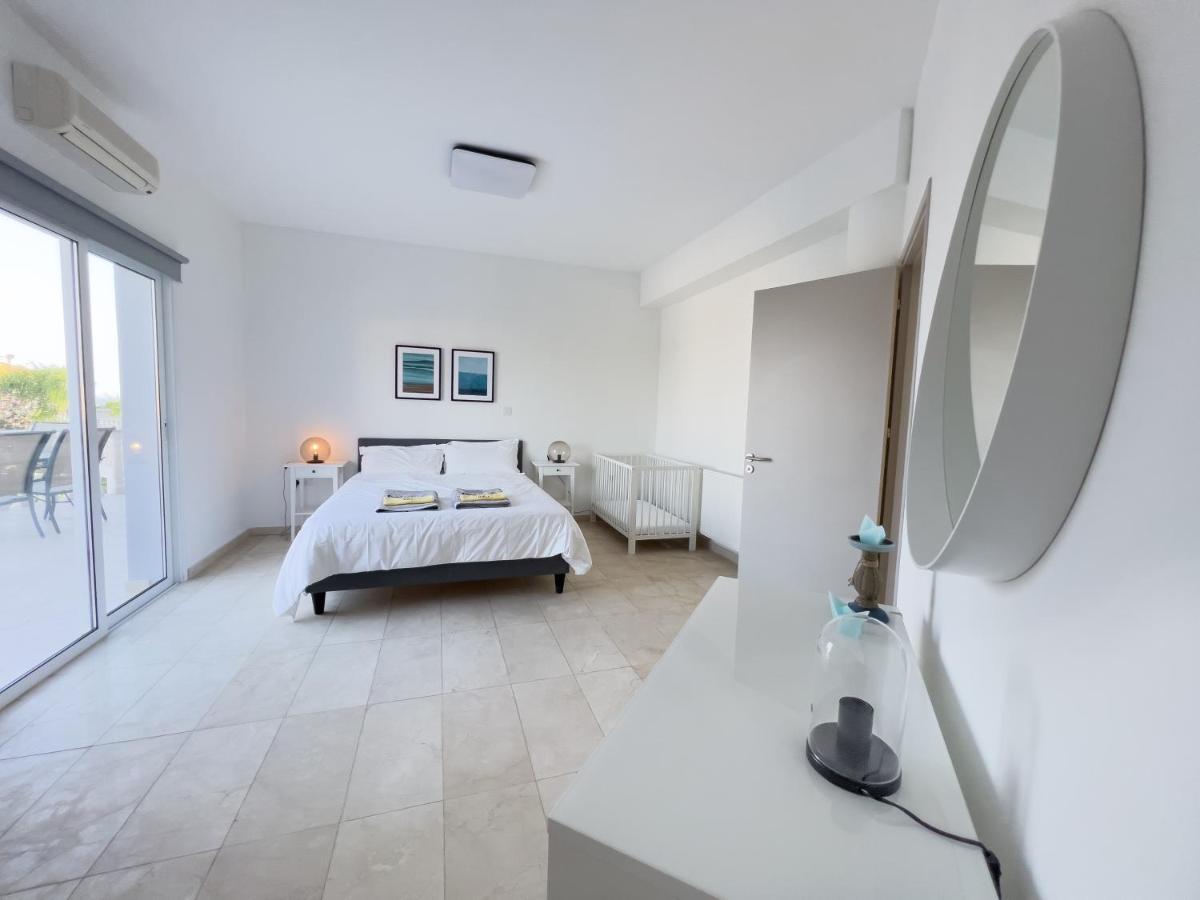 Grand Villa Lynn Seaview Айя-Напа Экстерьер фото