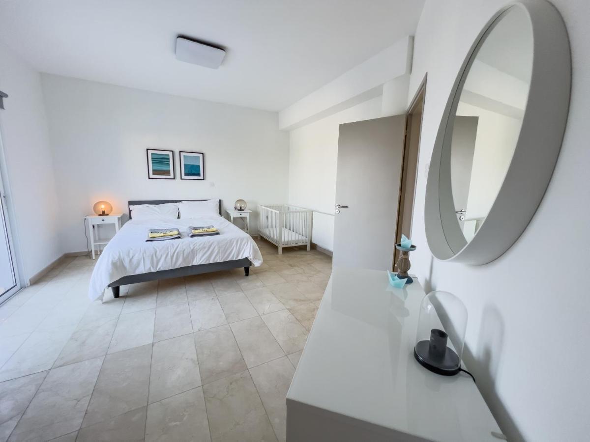 Grand Villa Lynn Seaview Айя-Напа Экстерьер фото