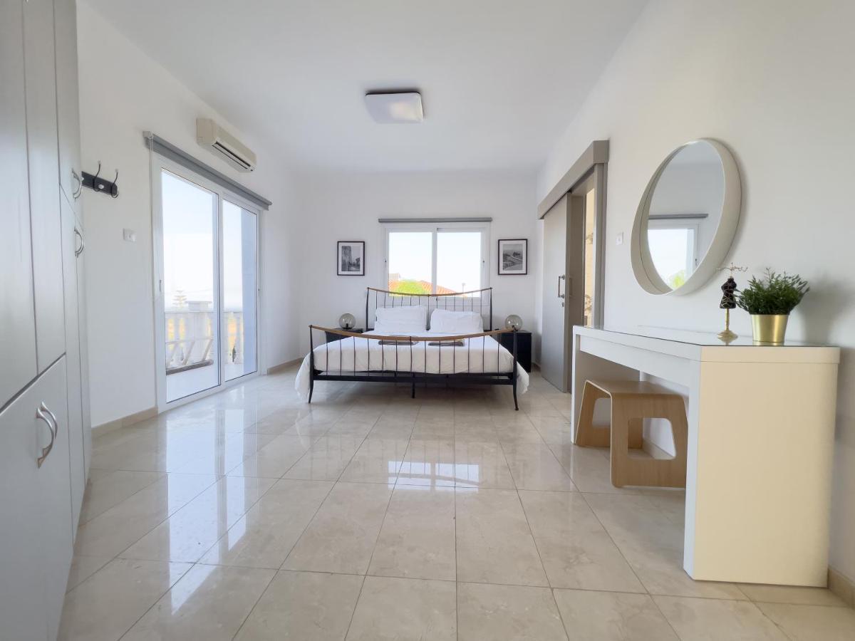 Grand Villa Lynn Seaview Айя-Напа Экстерьер фото
