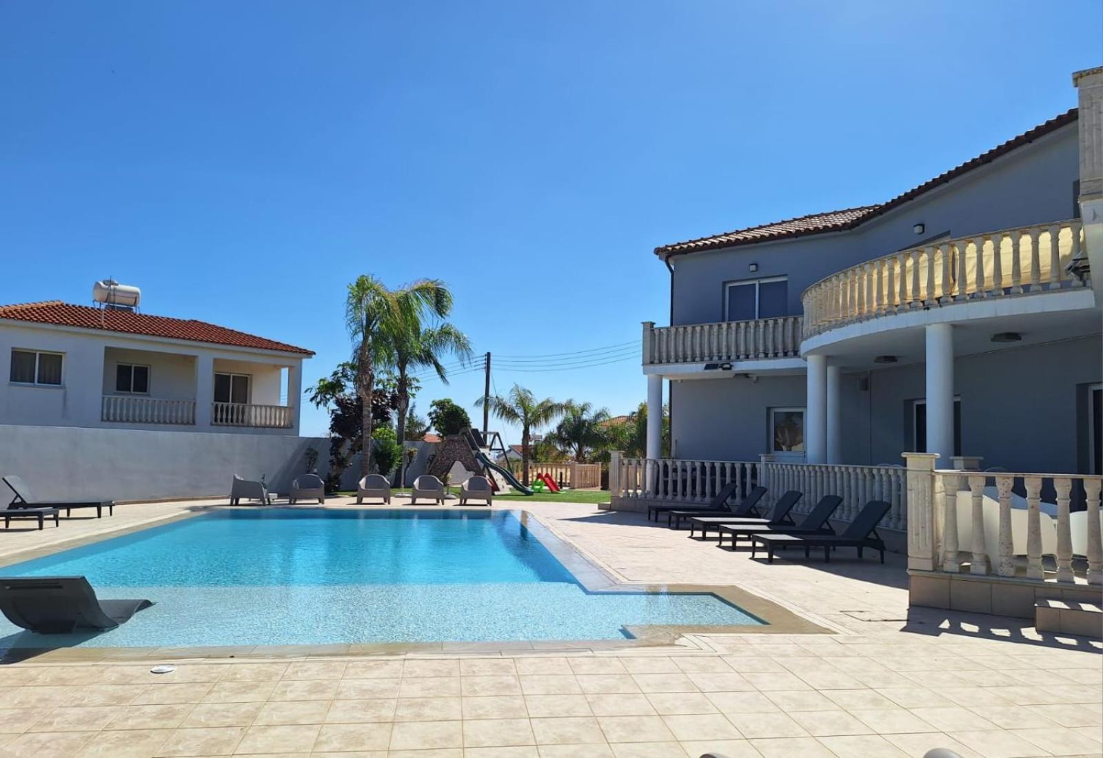 Grand Villa Lynn Seaview Айя-Напа Экстерьер фото