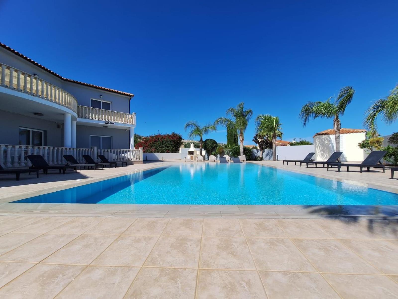 Grand Villa Lynn Seaview Айя-Напа Экстерьер фото